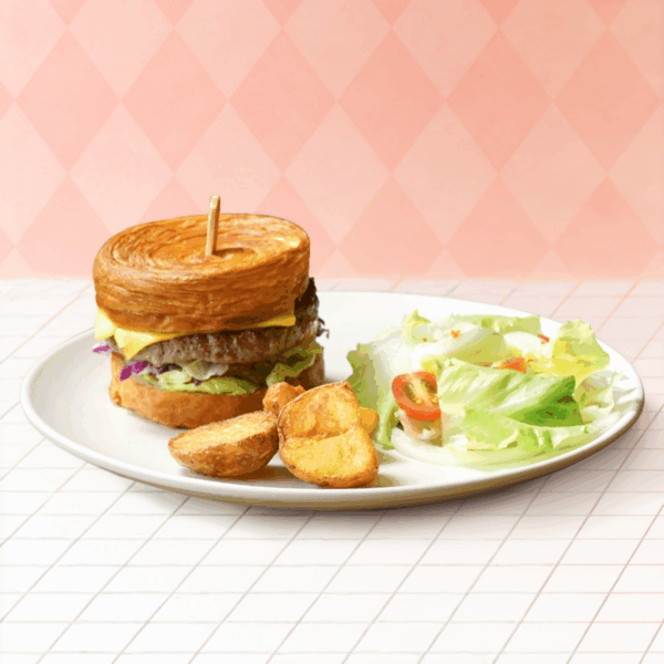 Cheese and Beef Croissant Burger/ Croissant kẹp bò và phô mai