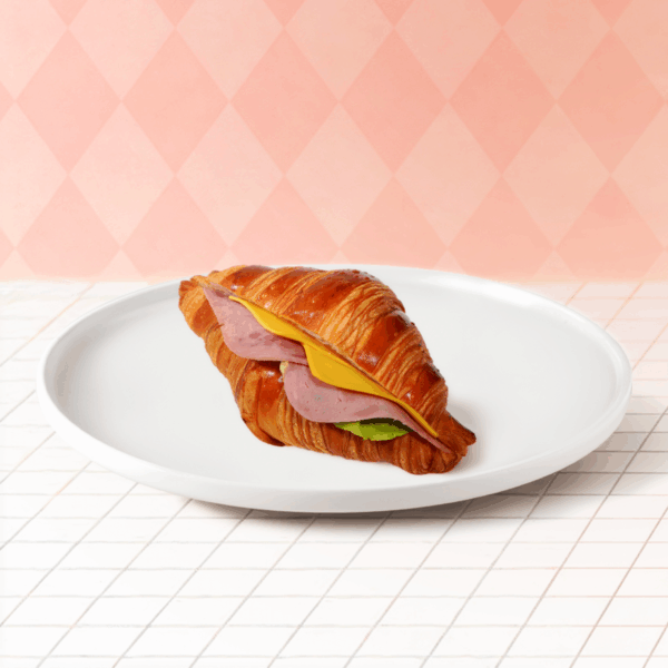 Bánh sừng trâu kẹp thịt nguội & phô mai/Ham & Cheese Croissant